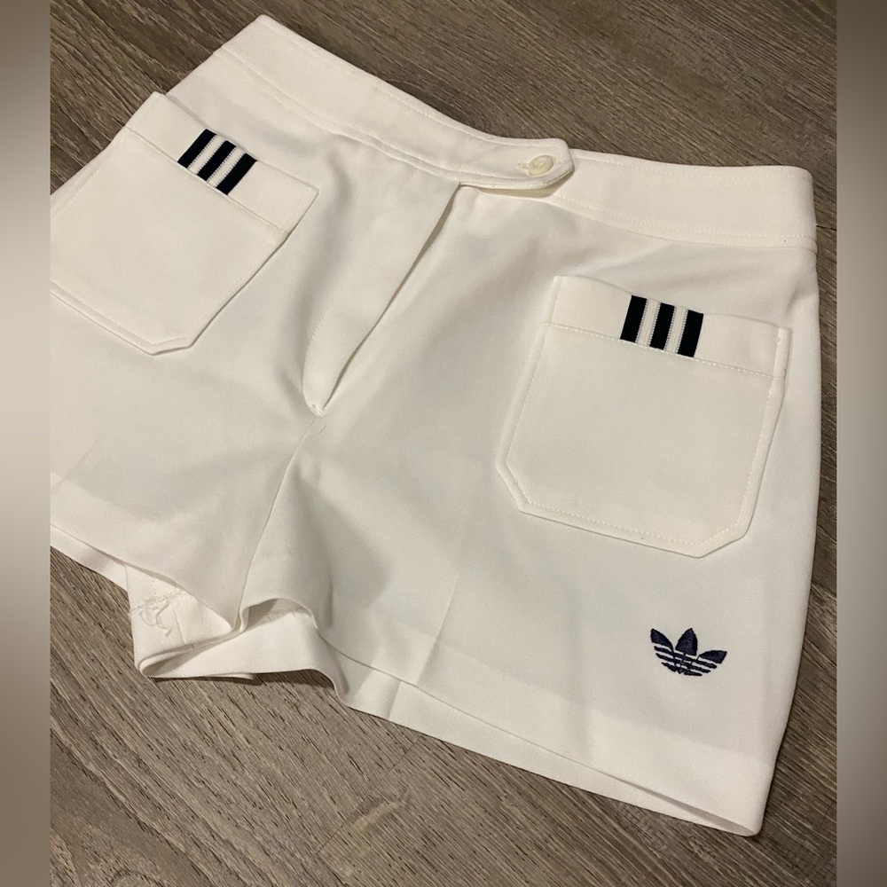 Adidas White Tennis Shorts XS Athletic Yoga Golf Pocketed Retro Trefoil - Picture 3 of 5
